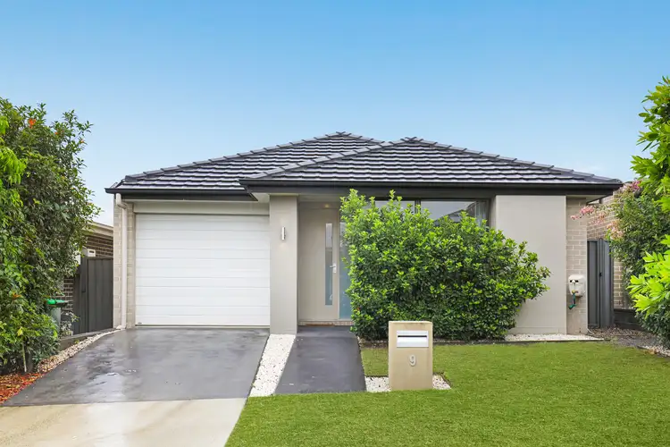 9 Dymock Drive, Calderwood NSW 2527