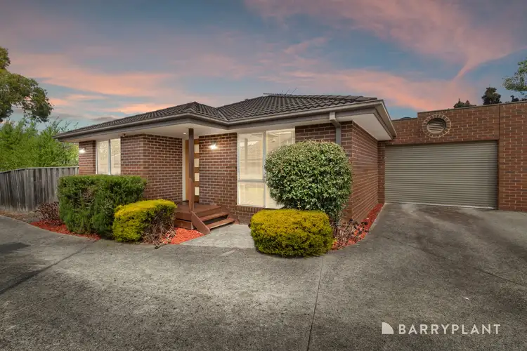 2/2 Stradbroke Road
