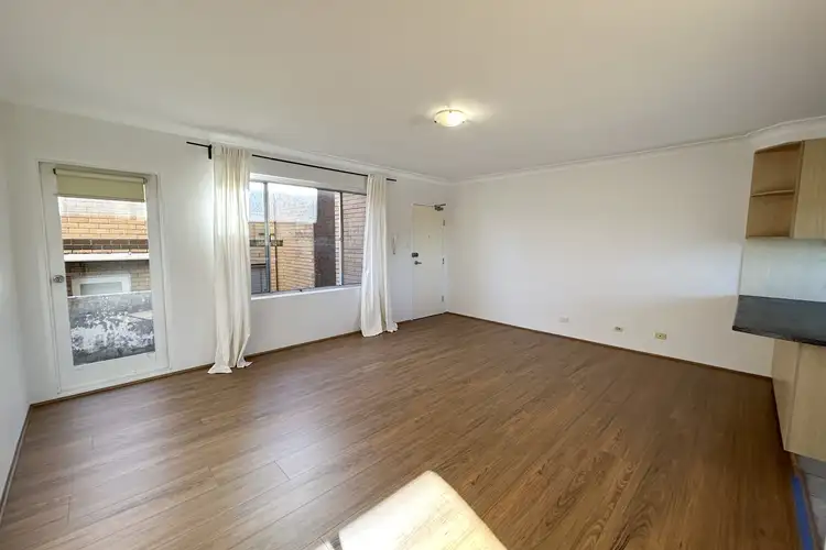 7/93-95 Warren Road