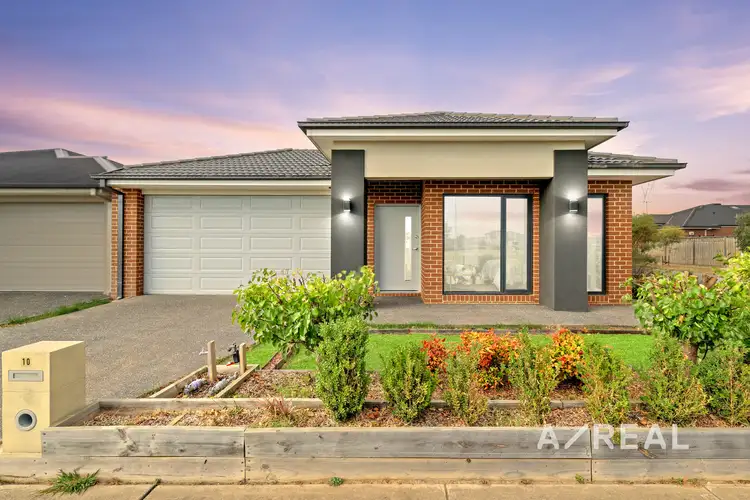 10 Saldi Street, Clyde North VIC 3978