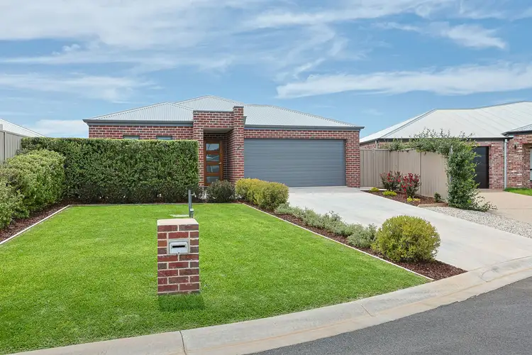 Second view of Homely house listing, 2 Sutterby Place, Red Cliffs VIC 3496