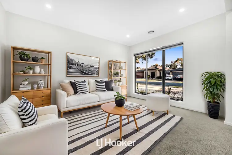 Fifth view of Homely house listing, 27 Nature Circuit, Cranbourne North VIC 3977