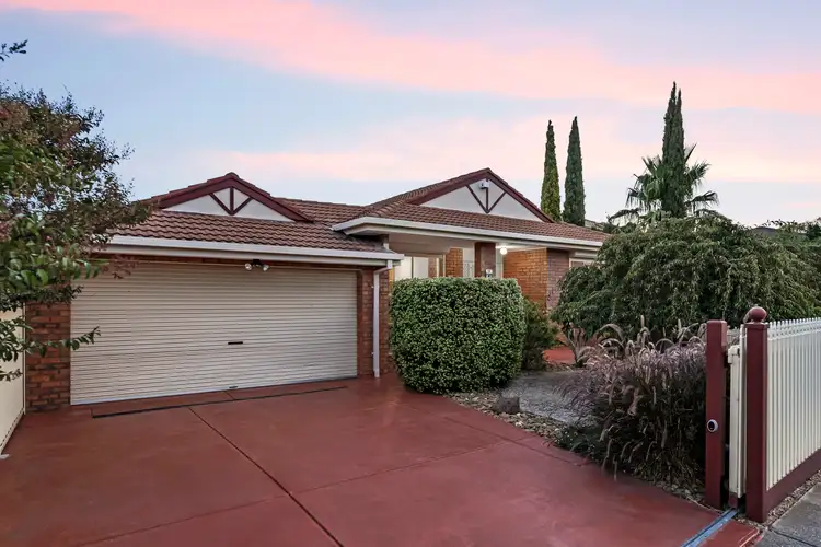 86 Saronvale Crescent, Hillside VIC 3037