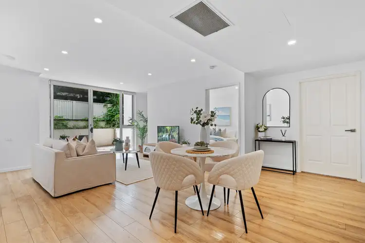 2/1 Forest Grove