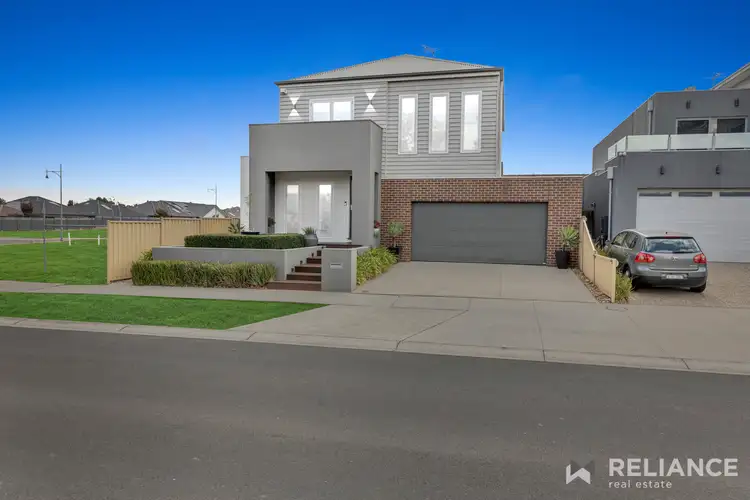 42 Central Parkway, Caroline Springs VIC 3023