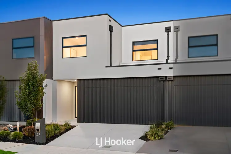 43 Savoy Grove, Cranbourne North VIC 3977