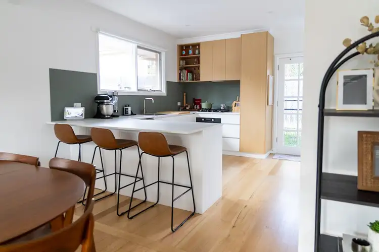 2/28 Oliver Street