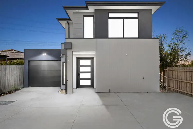 2/5 Sallybank Crescent, Wollert VIC 3750