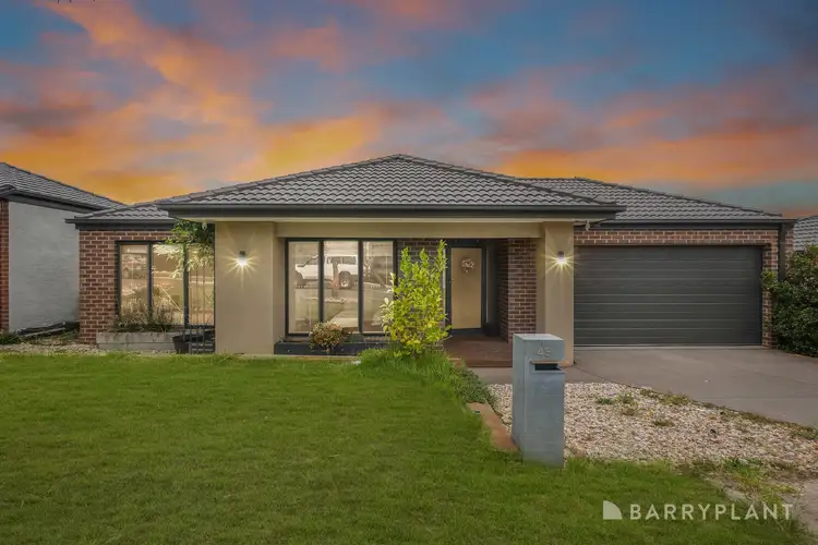45 Meadowlea Crescent, Pakenham VIC 3810