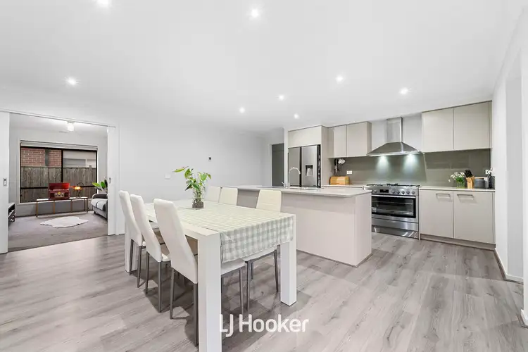 Seventh view of Homely house listing, 10 Winchcombe Way, Cranbourne North VIC 3977