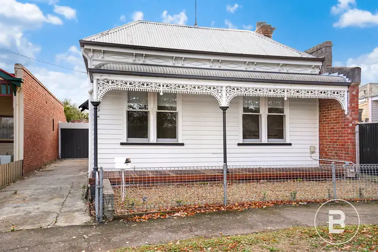 102 Lyons Street South