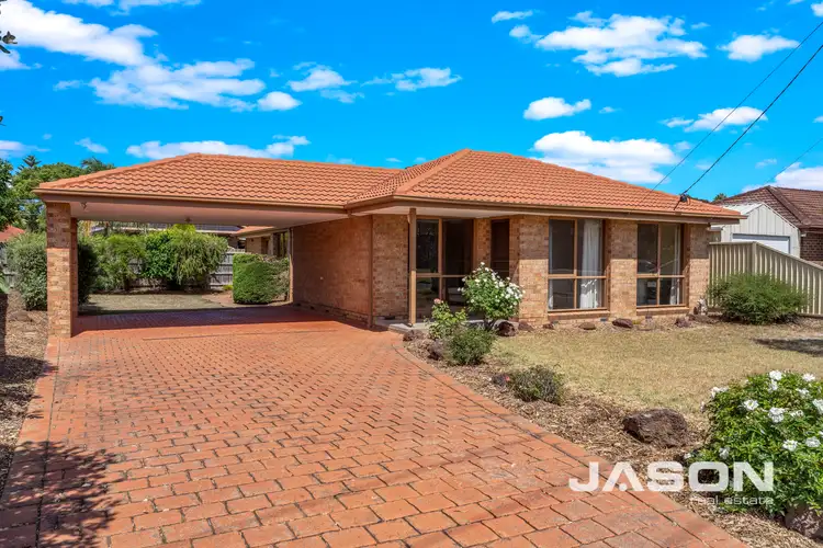 11 Carlinga Court