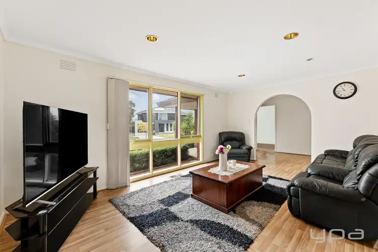 Fifth view of Homely house listing, 8 Geddes Crescent, Hoppers Crossing VIC 3029