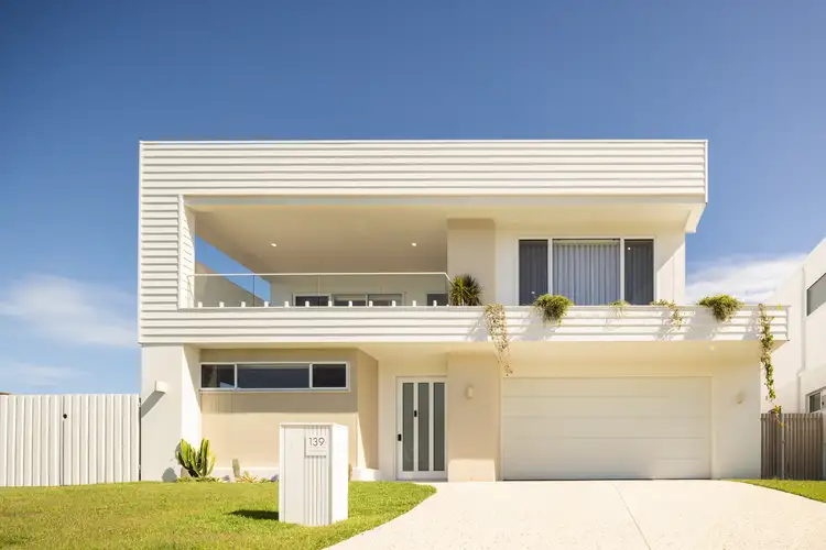 139 Lakeview Promenade