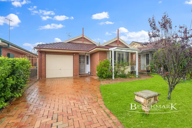 21 Ellesmere Court, Wattle Grove NSW 2173