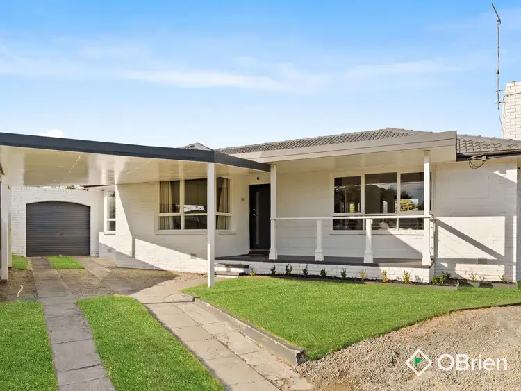 Second view of Homely house listing, 10 Lantana Court, Frankston VIC 3199