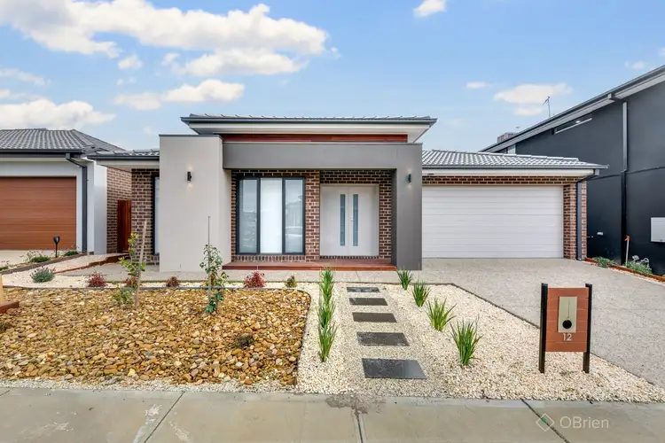 12 Gallant Drive, Clyde North VIC 3978