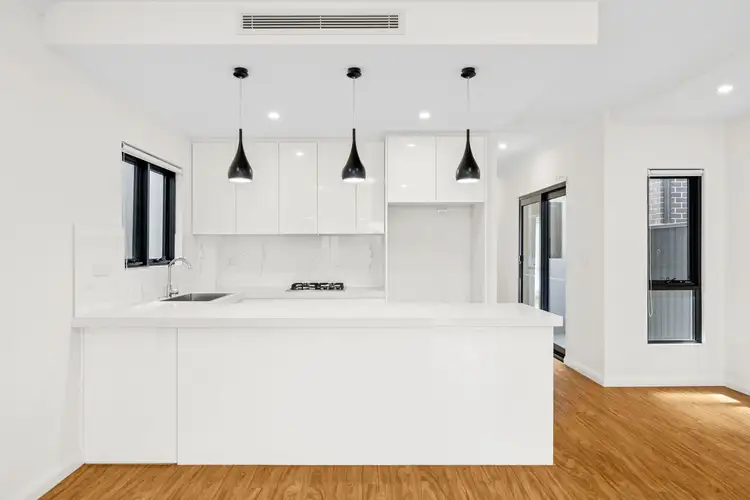 10 Lamia Street