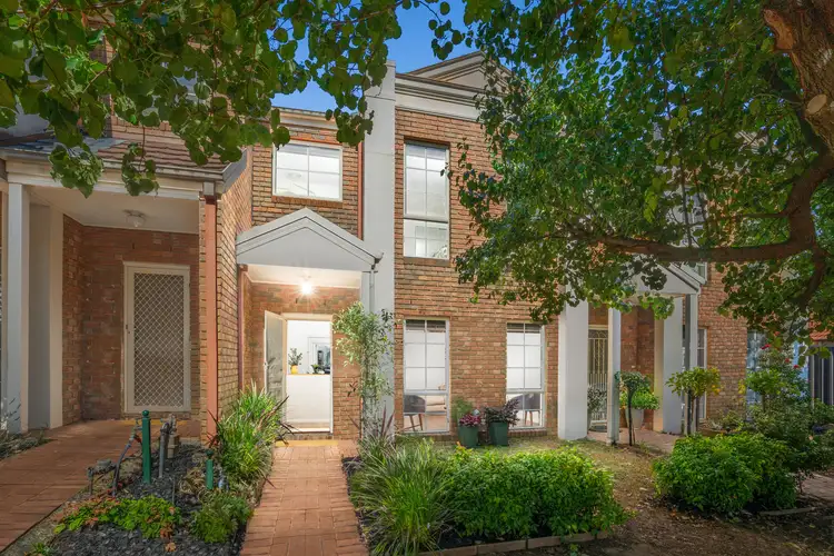 11 Illowra Walk, Blackburn South VIC 3130