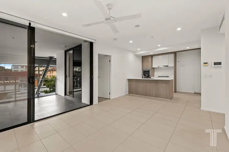 1015/123 Cavendish Road, Coorparoo QLD 4151