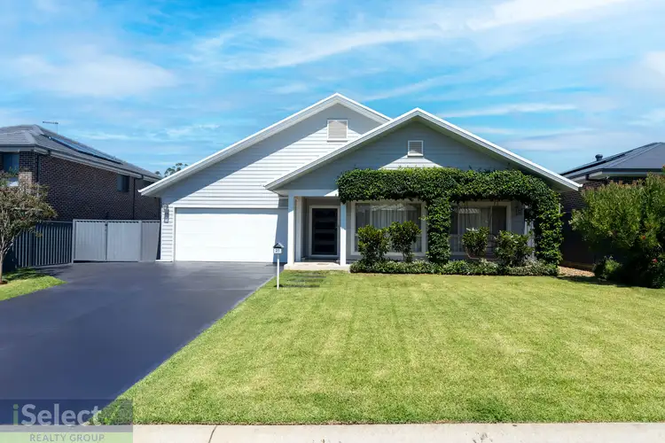28 Walmsley Crescent