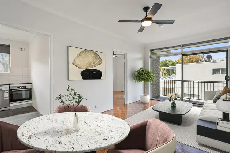 6/12 Dadley Street