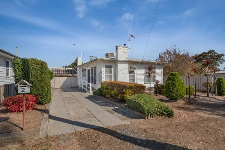 2 Dean Street, Kangaroo Flat VIC 3555