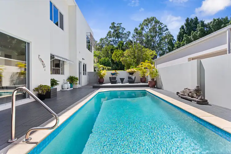 6028 Vista Drive, Benowa QLD 4217