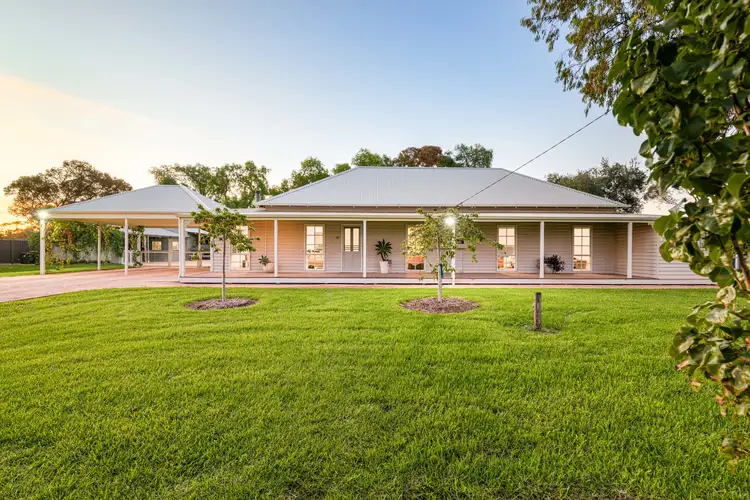 61 Regina Avenue, Cabarita VIC 3505