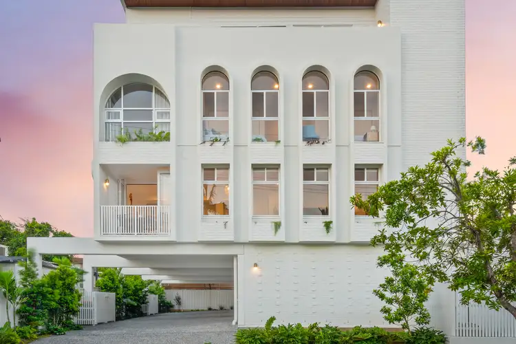 4/9 Sunset Boulevard, Surfers Paradise QLD 4217