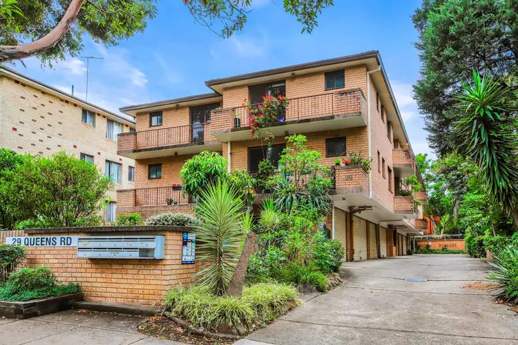8/29 Queens Road, Westmead NSW 2145