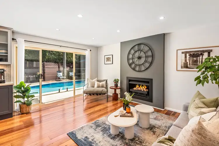 3 Hyndes Place