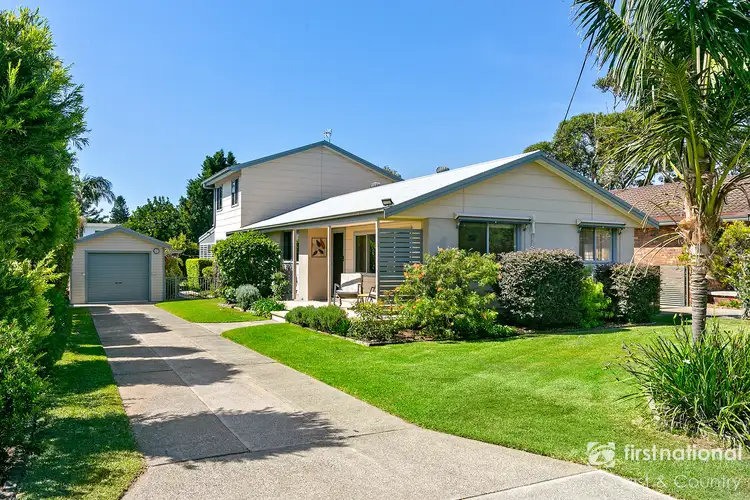 8 Woolstencraft Street, Shoalhaven Heads NSW 2535