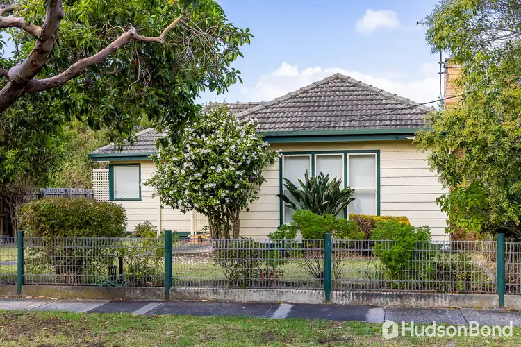 22 Calembeena Avenue, Hughesdale VIC 3166