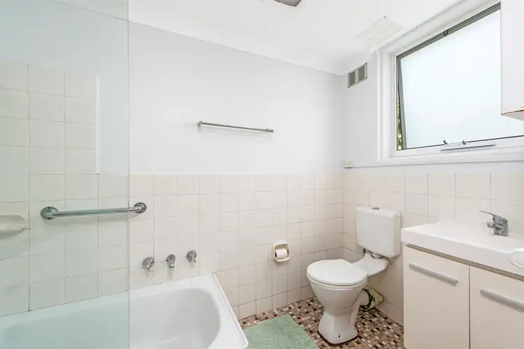 Fifth view of Homely apartment listing, 4/89 Pacific Parade, Dee Why NSW 2099