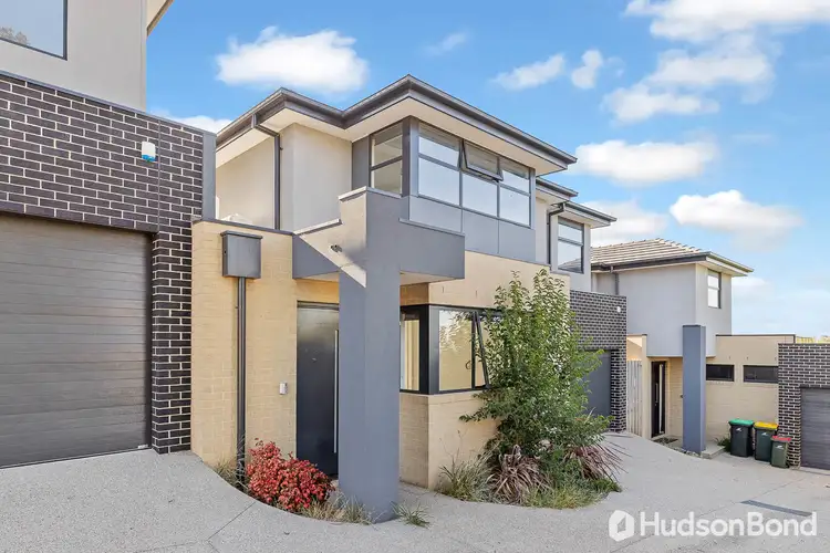 2/8 Nirvana Crescent