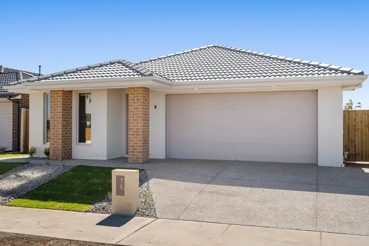 16 Spire Crescent