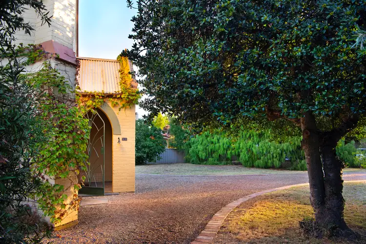 105 Main Road, Campbells Creek VIC 3451