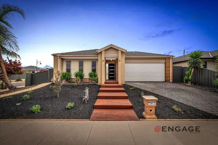 17 Arrowhead Street, Manor Lakes VIC 3024