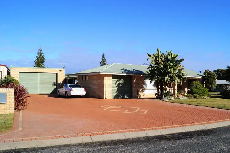 2 Craig Way, Lancelin WA 6044
