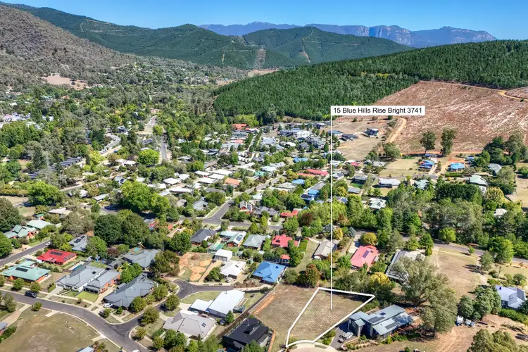 15 Blue Hills Rise, Bright VIC 3741