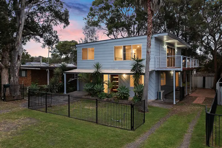 24 Murrumbong Road, Summerland Point NSW 2259