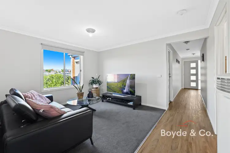 Fifth view of Homely house listing, 8 Sunline Street, Drouin VIC 3818