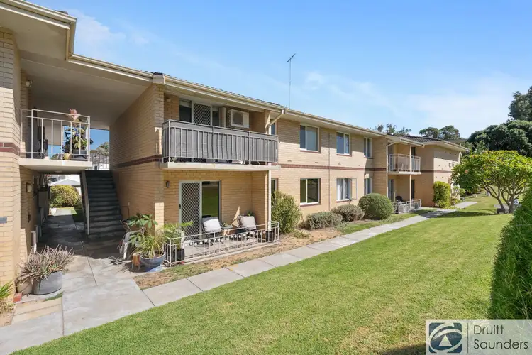 4/52 Sackville Terrace, Scarborough WA 6019