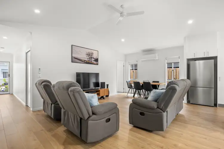 273/2-20 Island View Drive, Urangan QLD 4655