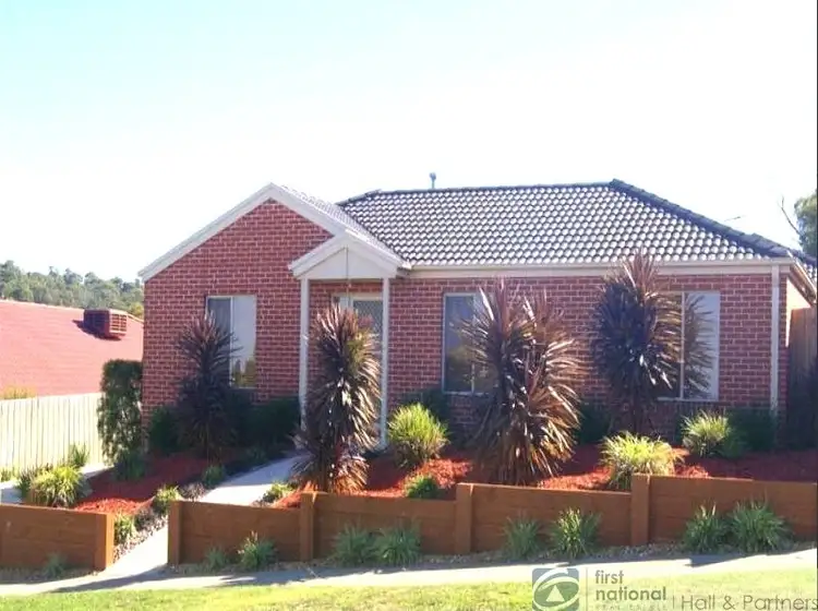1/27 Silver Gum Drive, Pakenham VIC 3810
