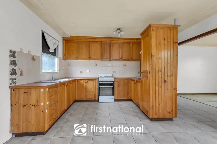Fifth view of Homely house listing, 8 Laurina Court, Doveton VIC 3177