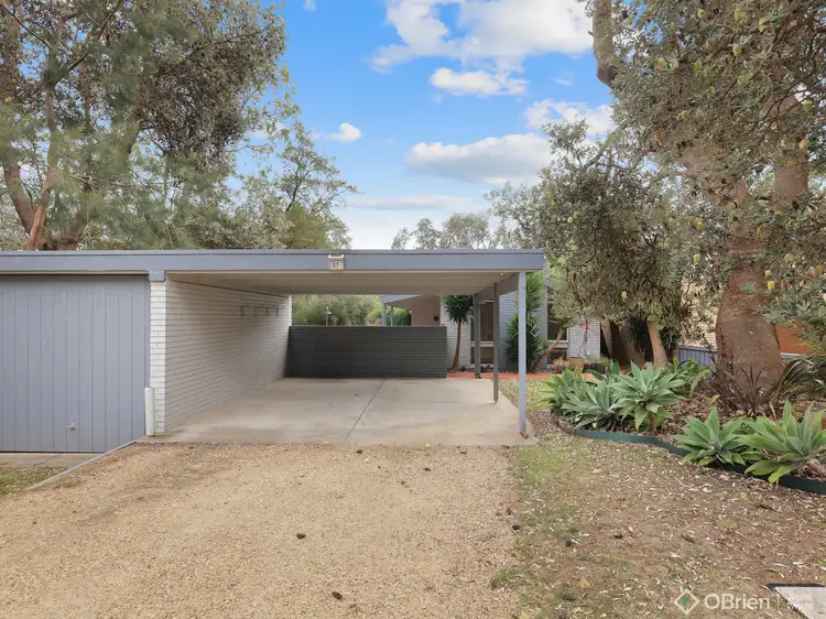 27 Bruce Road