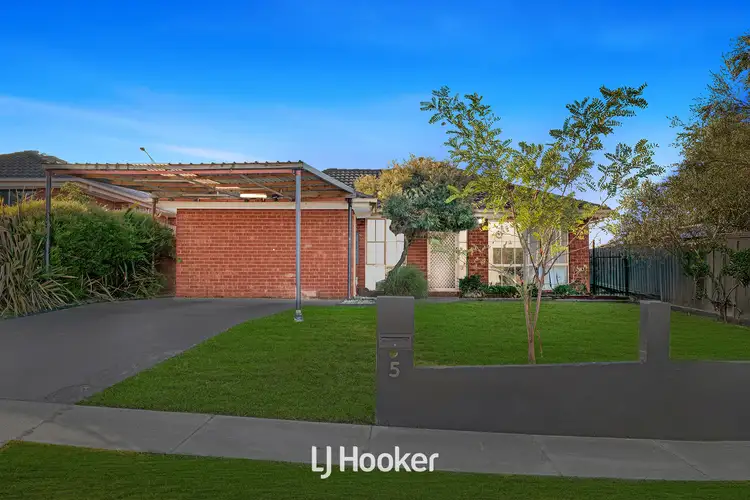 5 Cornell Place, Hampton Park VIC 3976