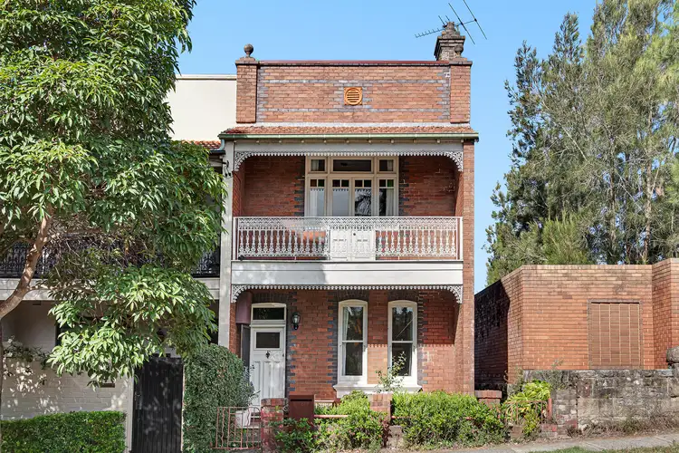 1 Gale Street